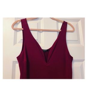 V neck burgundy jumpsuit with pockets